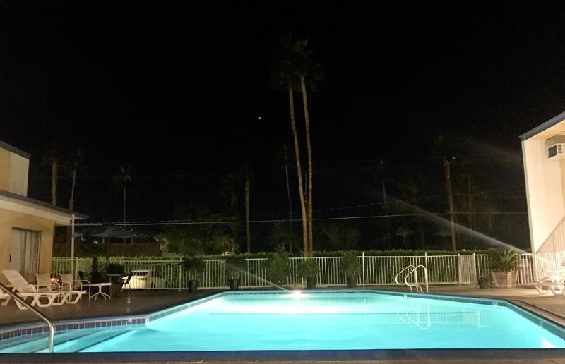 Sol Springs Inn Cathedral City Exterior foto